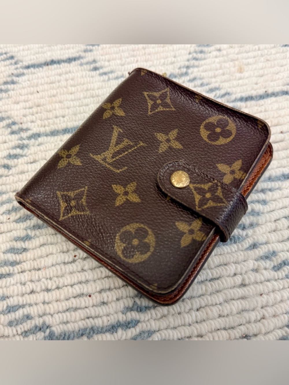 LOUIS VUITTON Vintage Y2K Classic Brown Monogram Leather Compact Bi-Fold Wallet - Picture 4 of 16
